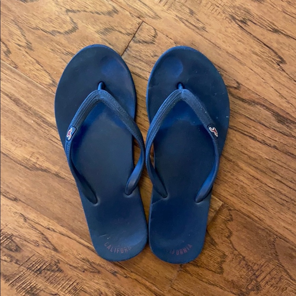 Hollister flip flops